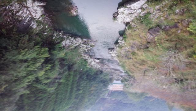 20151012-154521-31710500.jpg (120x69)